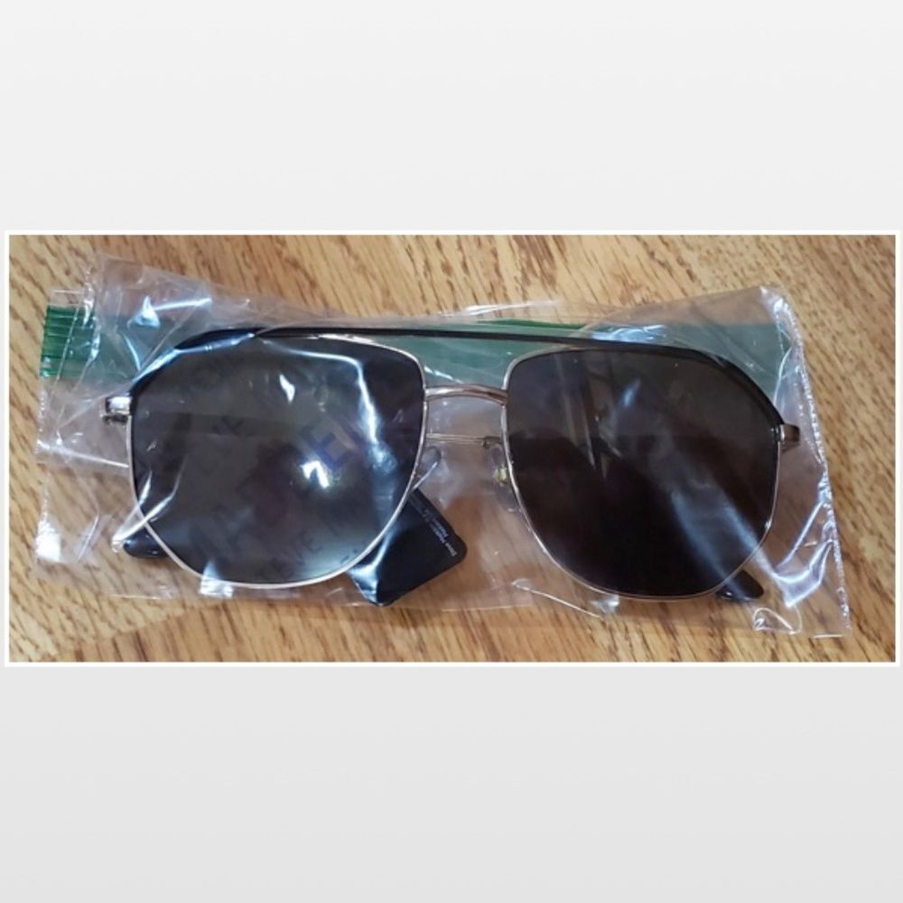 New Steve Madden Sunglasses Logo Printed Mirrored Aviators Black Gold NWT - Picture 16 of 16